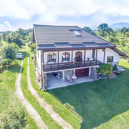 Casa De Vacanta Mirela โนวาชิ-สเตรยนี ภายนอก รูปภาพ