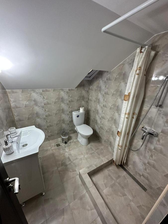 Casa De Vacanta Mirela โนวาชิ-สเตรยนี ภายนอก รูปภาพ